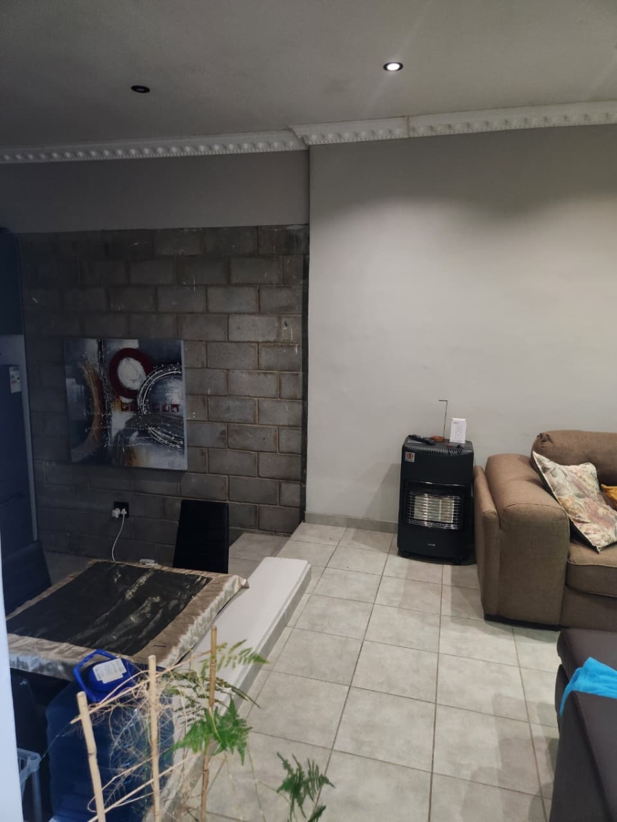 To Let 1 Bedroom Property for Rent in South End Eastern Cape